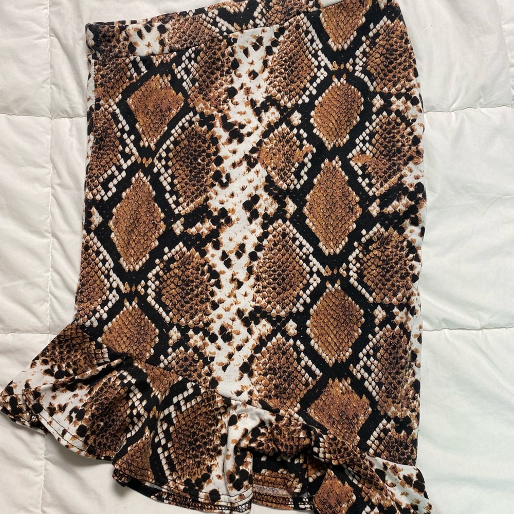 PLT snake print skirt